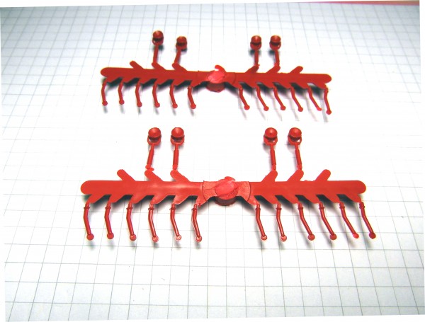 Peilstangen und Suchscheinwerfer für alte DDR EsPeWe S4000 und G5 Modelle in rot