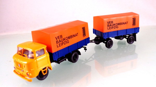 H0: FG001119 W50L Hängerzug Pritsche / Plane "CIRCUS"